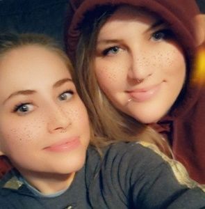 Meet your Posher, Joelle